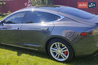 Лифтбек Tesla Model S 2015 в Полтаве