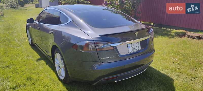 Лифтбек Tesla Model S 2015 в Полтаве