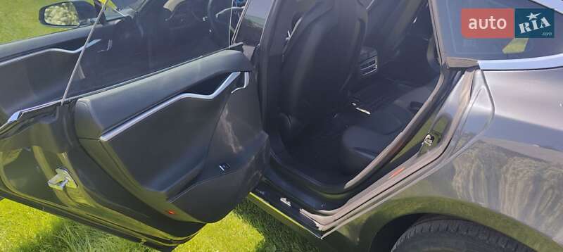 Лифтбек Tesla Model S 2015 в Полтаве