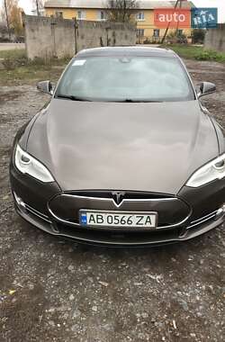 Ліфтбек Tesla Model S 2016 в Вінниці
