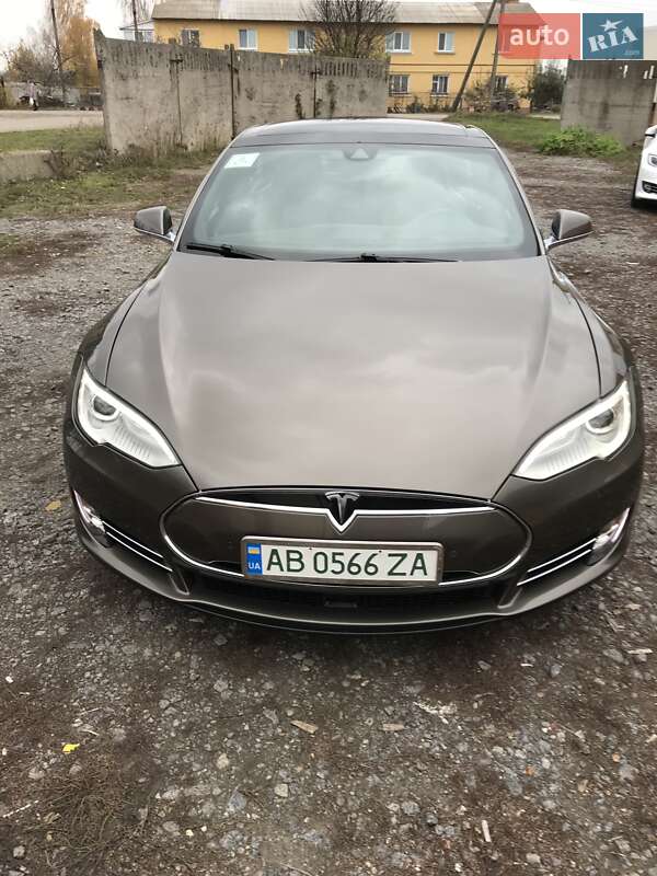 Ліфтбек Tesla Model S 2016 в Вінниці