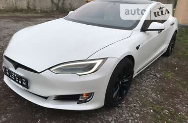 Лифтбек Tesla Model S 2019 в 