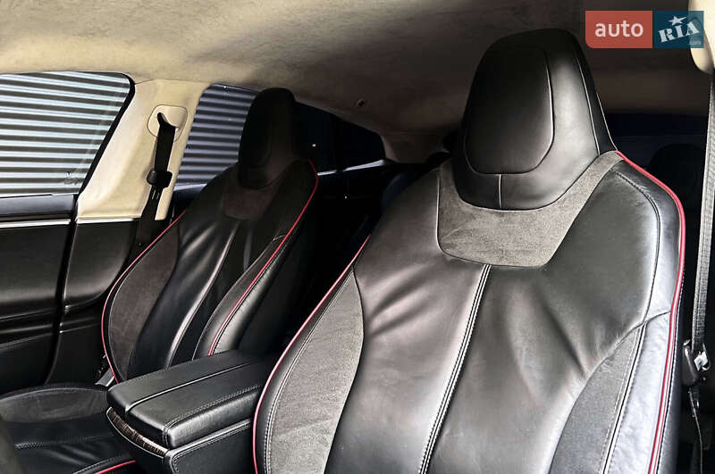 Лифтбек Tesla Model S 2013 в Киеве