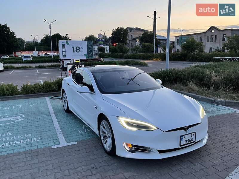 Tesla Model S 2016