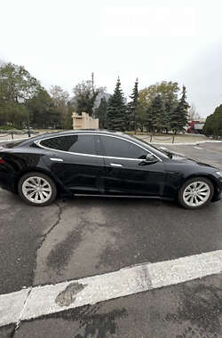 Лифтбек Tesla Model S 2017 в 