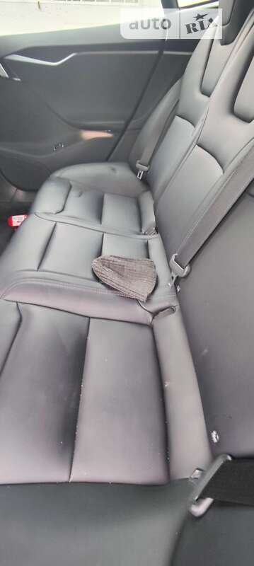 Лифтбек Tesla Model S 2019 в Ужгороде