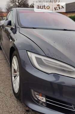 Лифтбек Tesla Model S 2019 в 