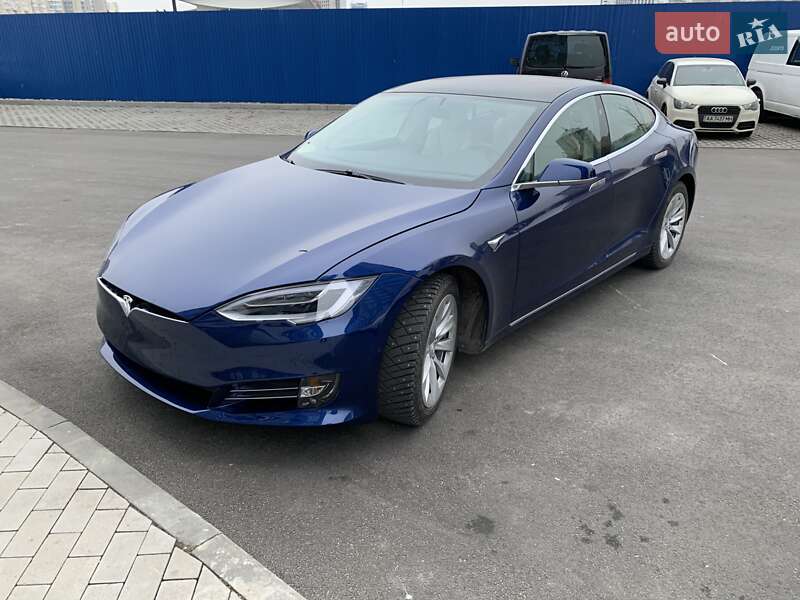 Ліфтбек Tesla Model S 2019 в Києві