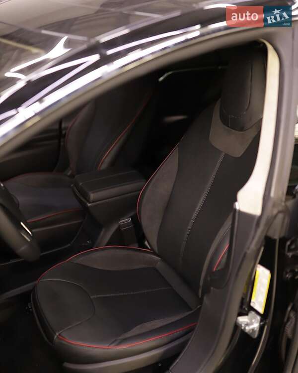 Ліфтбек Tesla Model S 2013 в Києві