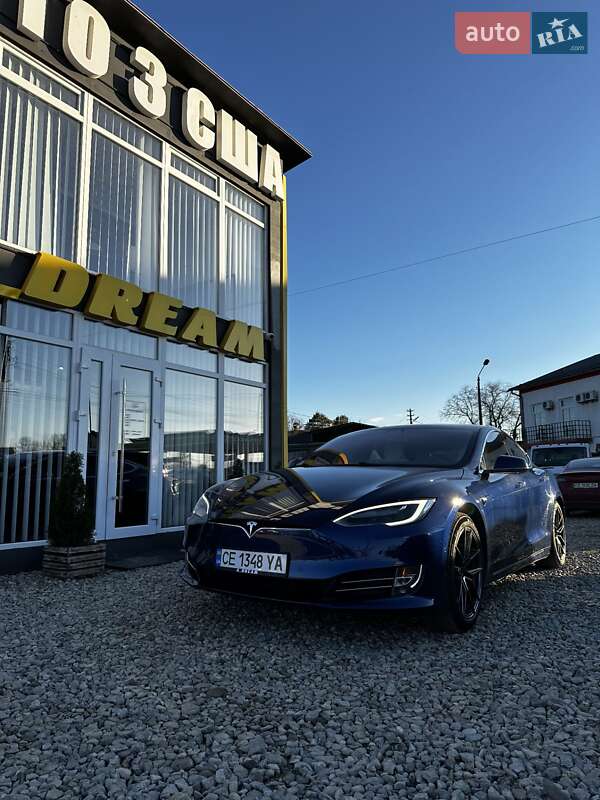 Лифтбек Tesla Model S 2018 в Черновцах