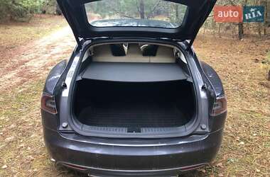 Лифтбек Tesla Model S 2014 в Умани