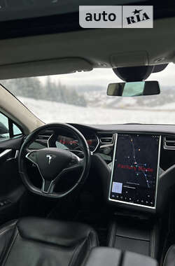 Лифтбек Tesla Model S 2015 в 