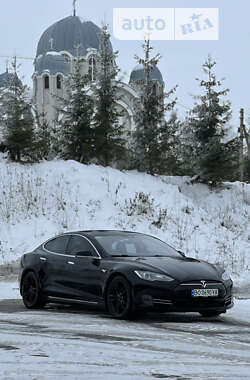 Лифтбек Tesla Model S 2015 в 