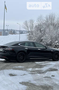 Лифтбек Tesla Model S 2015 в 
