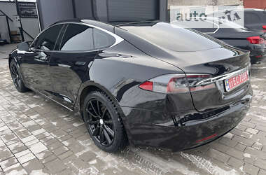 Лифтбек Tesla Model S 2017 в Бродах