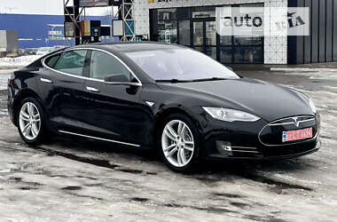 Ліфтбек Tesla Model S 2012 в Дубні