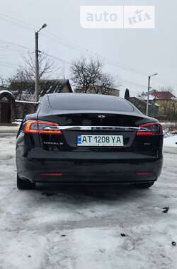 Лифтбек Tesla Model S 2018 в Ивано-Франковске