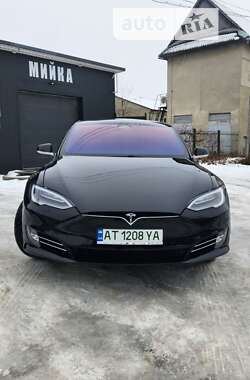 Лифтбек Tesla Model S 2018 в Ивано-Франковске