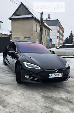 Лифтбек Tesla Model S 2018 в Ивано-Франковске