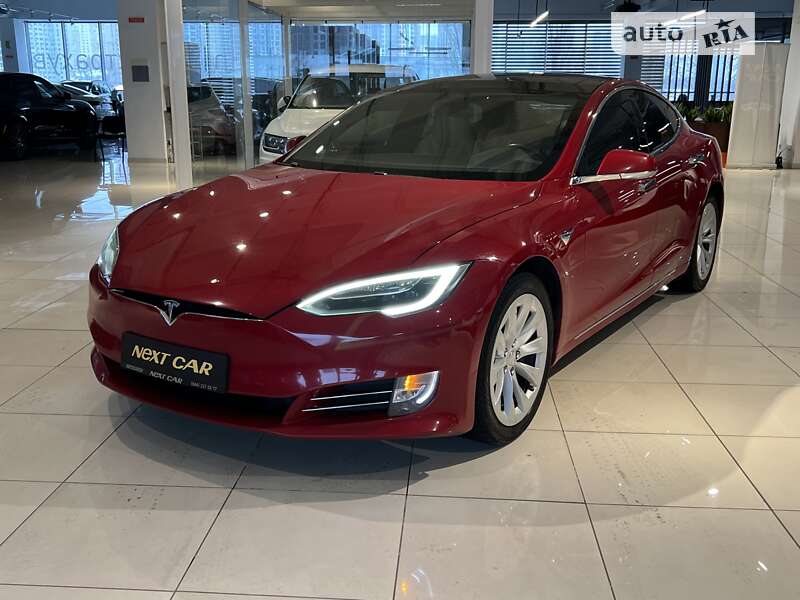 Tesla Model S 2016