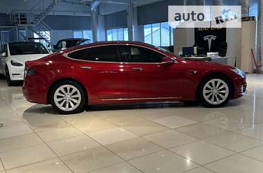 Лифтбек Tesla Model S 2016 в 