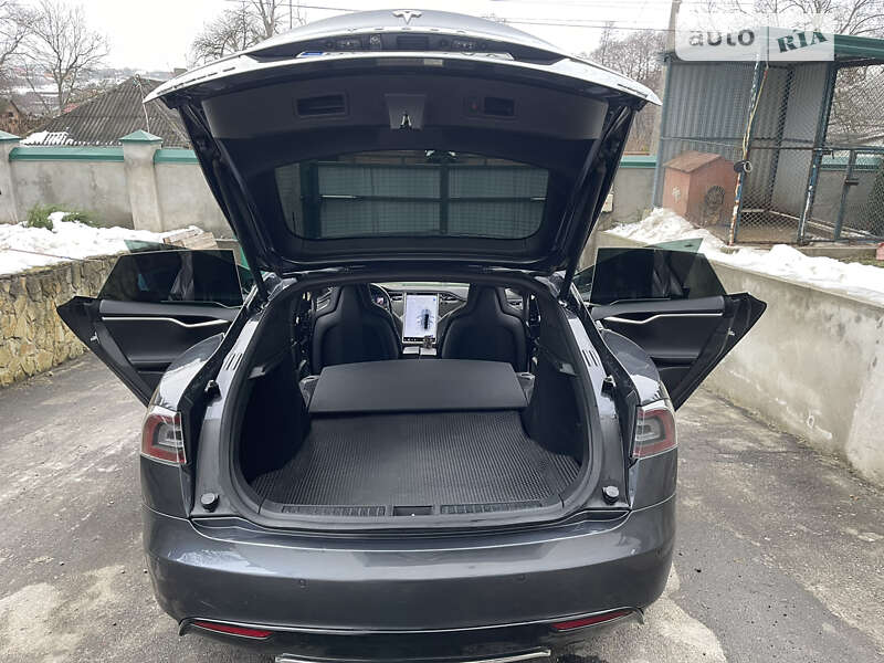 Лифтбек Tesla Model S 2015 в Хмельницком фото 17 Лифтбек Tesla Model S 2015 в Хмельницком