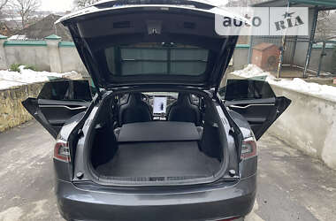 Ліфтбек Tesla Model S 2015 в 