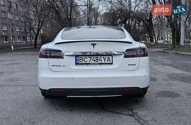 Ліфтбек Tesla Model S 2014 в Львові