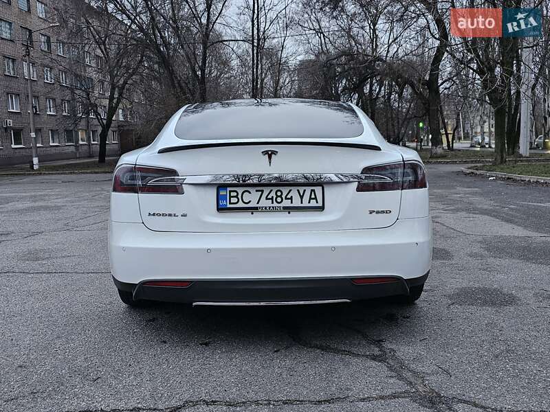 Лифтбек Tesla Model S 2014 в Запорожье