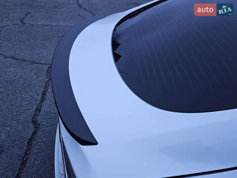 Лифтбек Tesla Model S 2014 в Запорожье