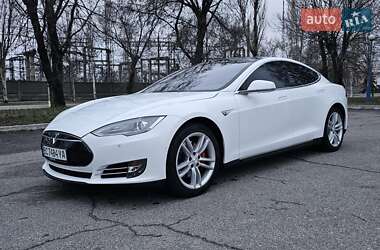 Лифтбек Tesla Model S 2014 в Запорожье