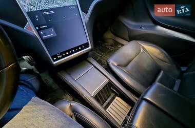 Ліфтбек Tesla Model S 2014 в Львові
