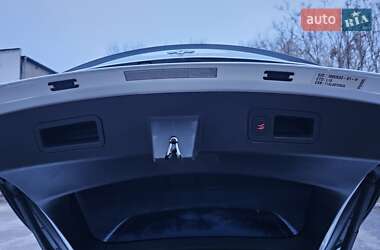 Ліфтбек Tesla Model S 2014 в Львові