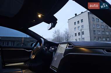 Ліфтбек Tesla Model S 2014 в Львові