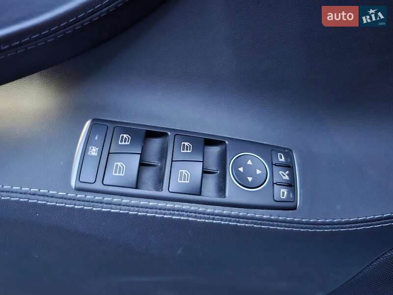 Лифтбек Tesla Model S 2014 в Запорожье