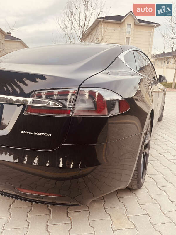 Лифтбек Tesla Model S 2019 в Одессе