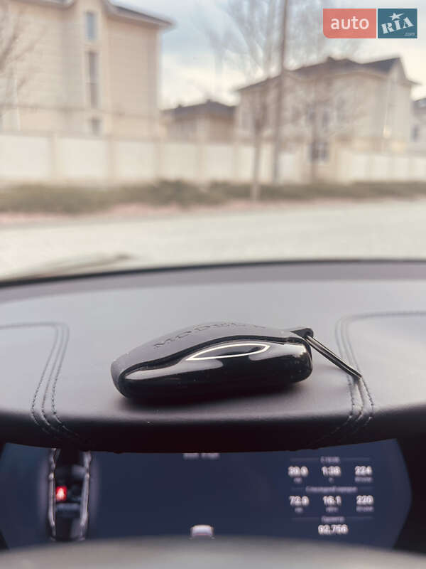 Лифтбек Tesla Model S 2019 в Одессе