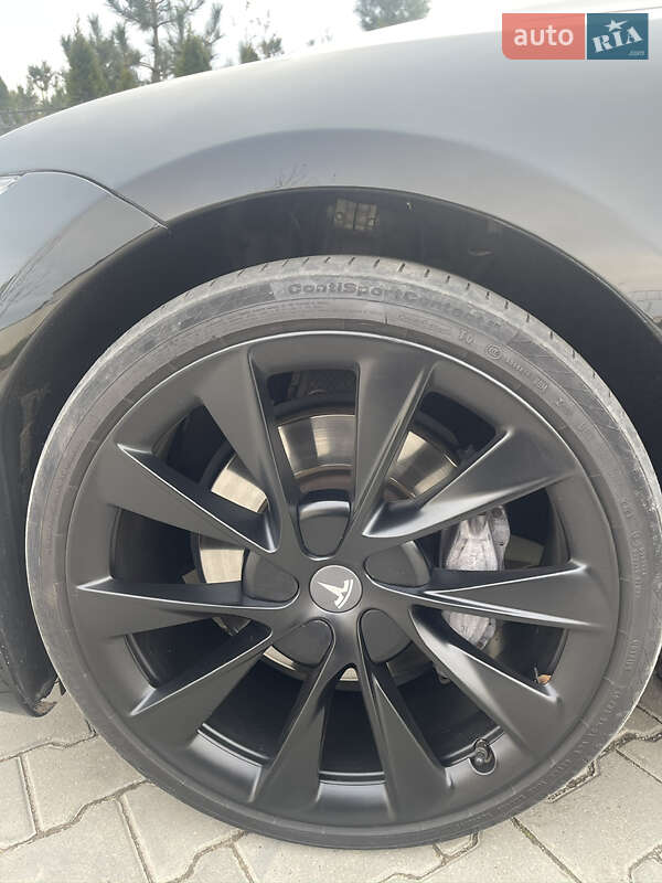 Лифтбек Tesla Model S 2019 в Одессе