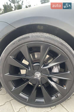 Ліфтбек Tesla Model S 2019 в 