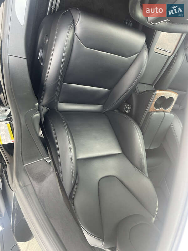 Лифтбек Tesla Model S 2019 в Одессе