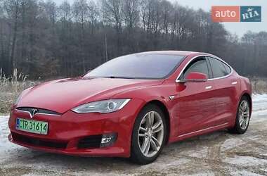 Лифтбек Tesla Model S 2015 в 