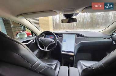 Лифтбек Tesla Model S 2015 в 