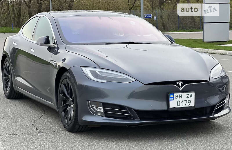 Лифтбек Tesla Model S 2018 в Сумах