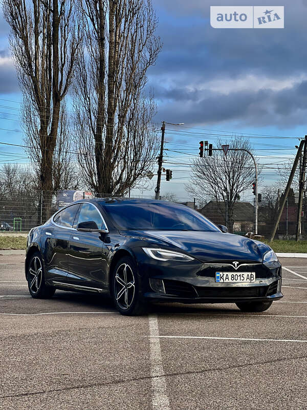 Лифтбек Tesla Model S 2016 в Житомире