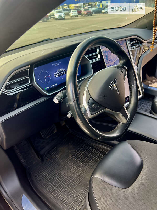 Лифтбек Tesla Model S 2016 в Житомире
