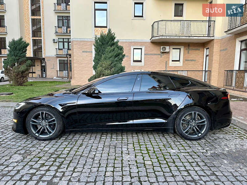 Лифтбек Tesla Model S 2022 в Киеве