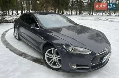 Ліфтбек Tesla Model S 2015 в Києві