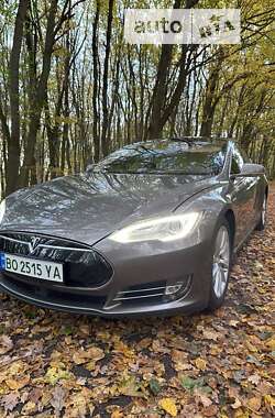 Лифтбек Tesla Model S 2015 в Тернополе