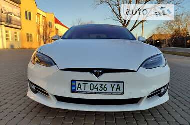 Ліфтбек Tesla Model S 2017 в Коломиї