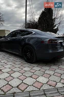 Лифтбек Tesla Model S 2017 в 